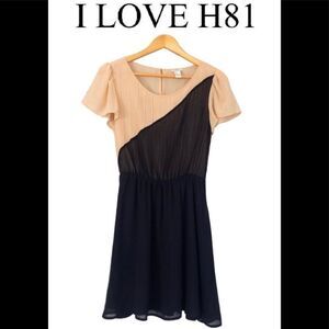 I Love H81 beige black short sleeve pleated mini dress size medium